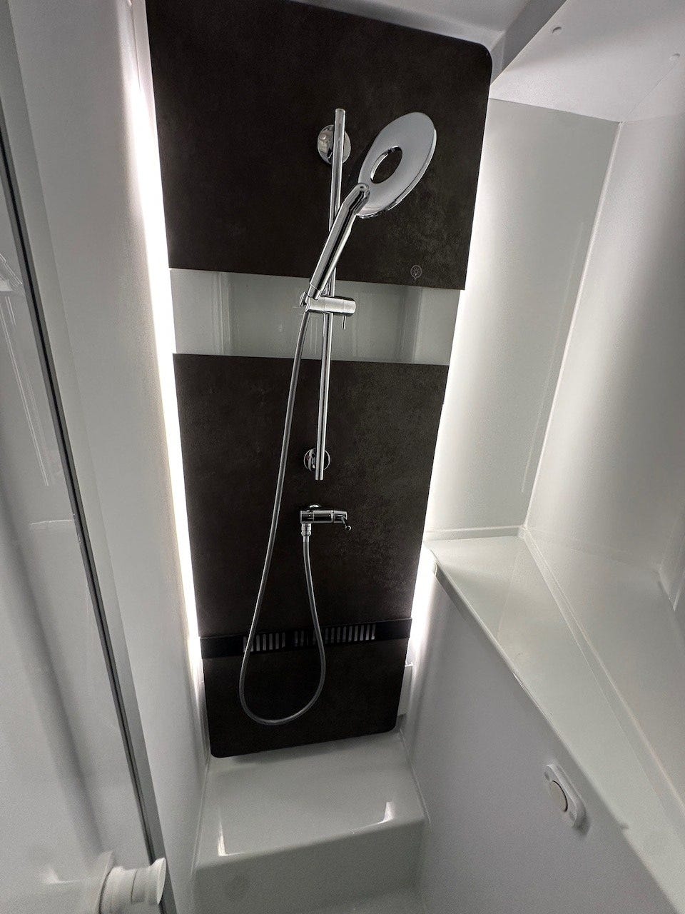 68008112-b0ca-4ee4-ade4-0de904059f0f