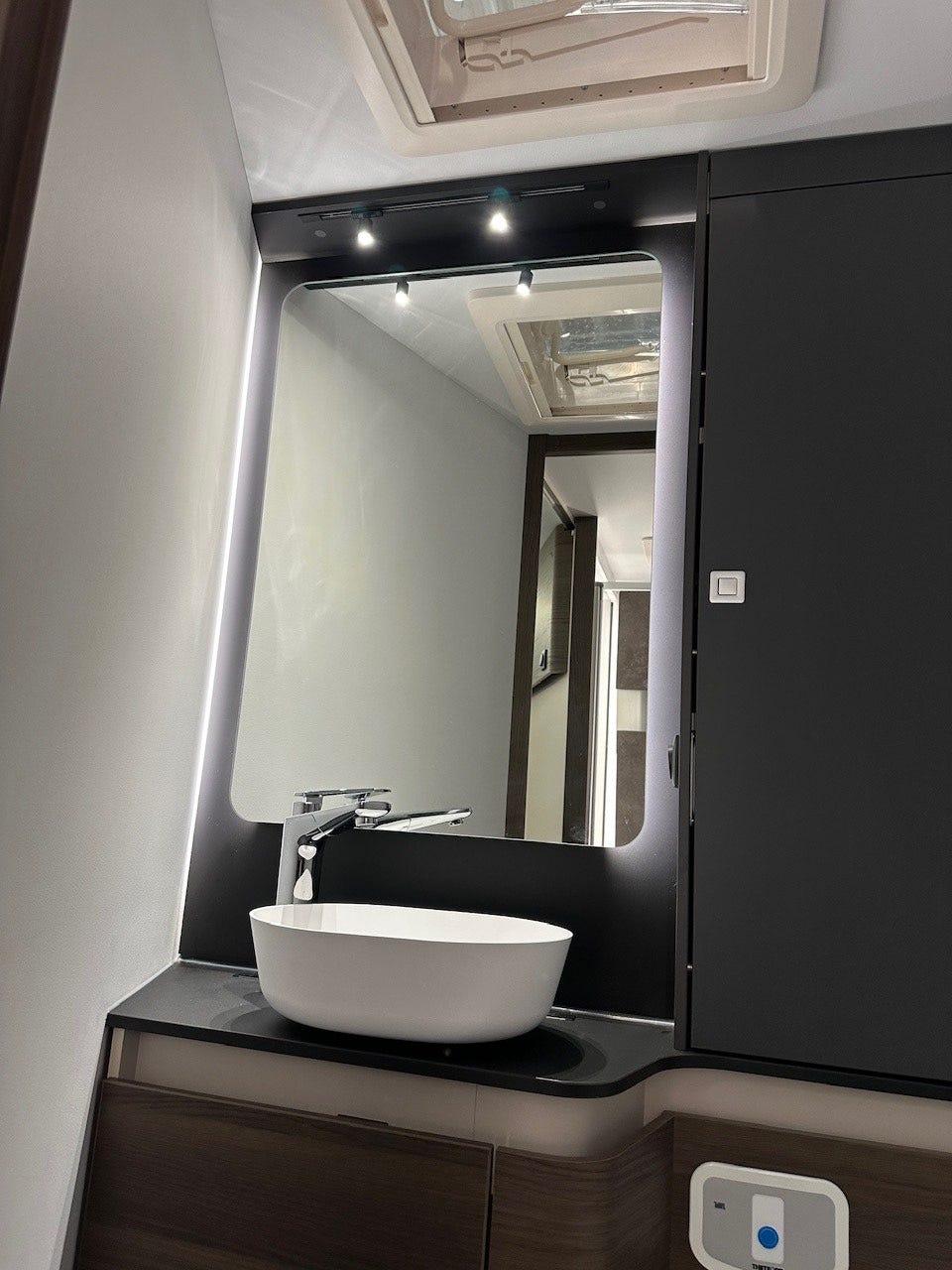 69cd925f-617b-40b3-85ca-2c99202ebc21