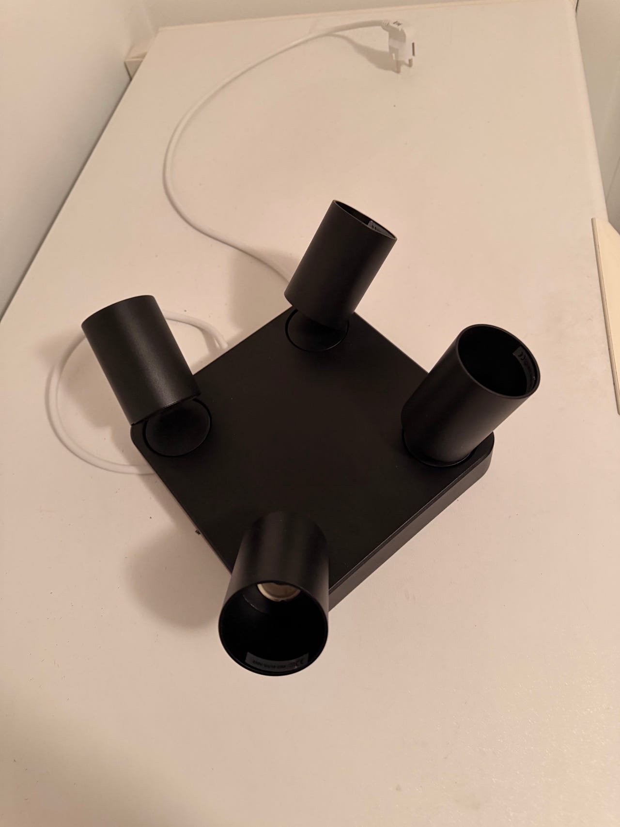 Taklampe 4 spotter sort | FINN-torget