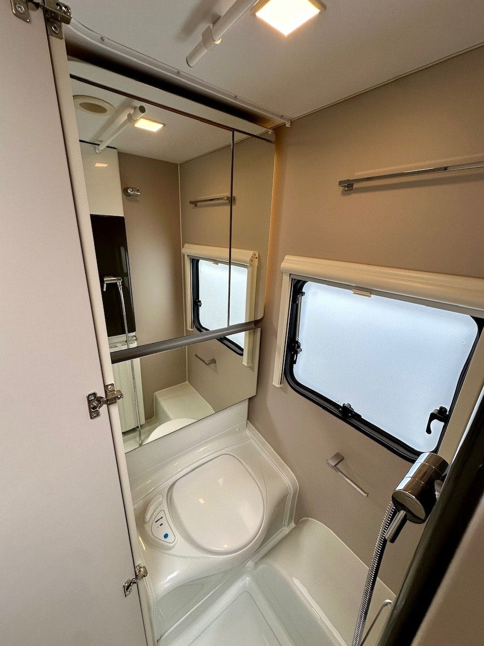 47c455b5-5934-421b-b6fe-fc940142e521