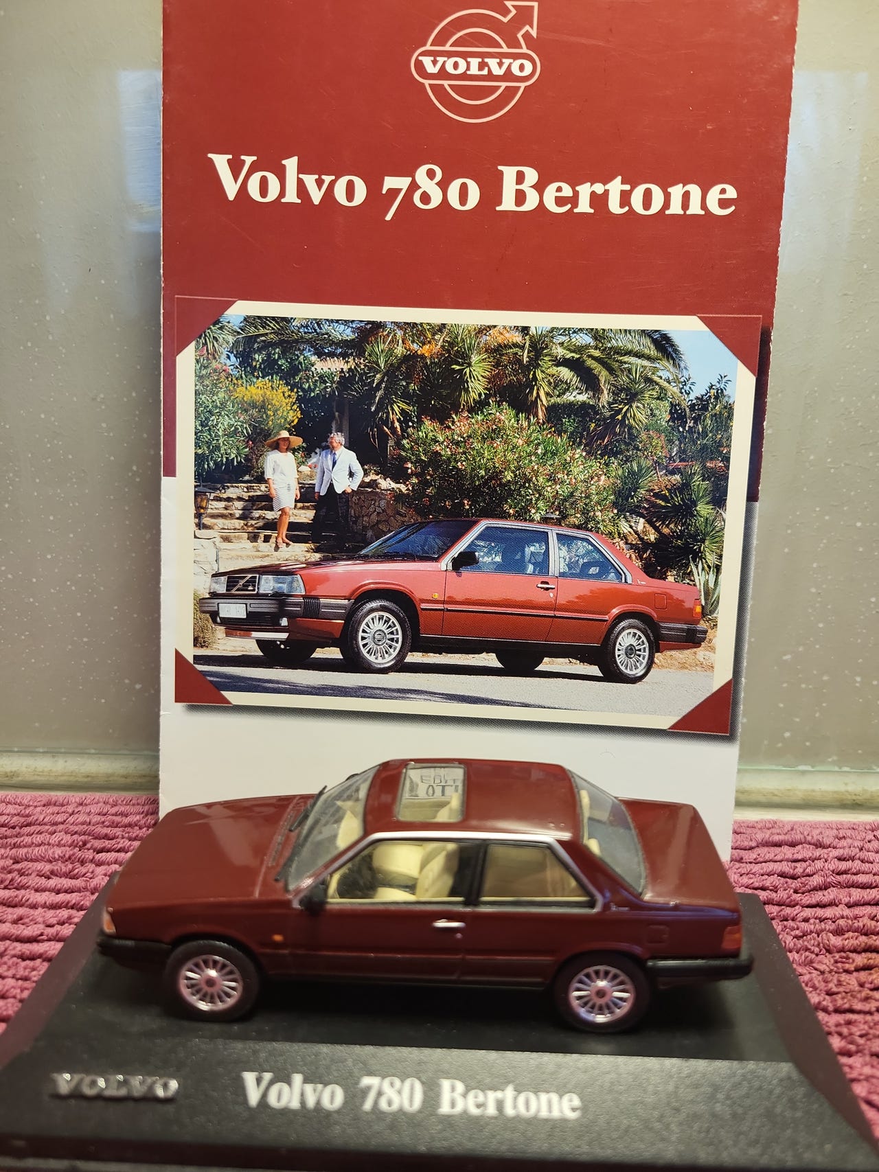 VOLVO 780 BERTONE skala 1/43 | FINN-torget