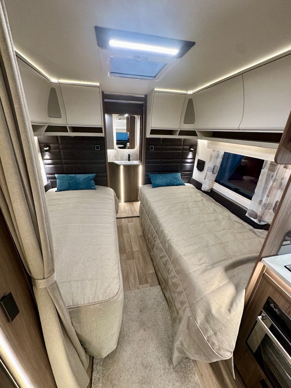 bba428c1-165b-4258-9d4e-e2843a81f4d0