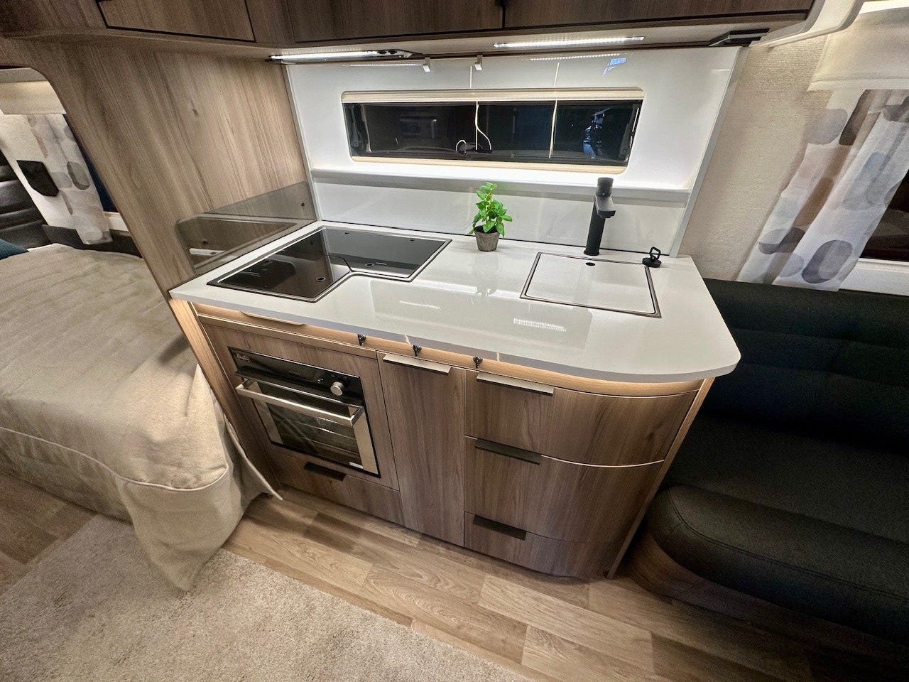 bccefcb8-0476-421a-a8ab-0e6a9689ba48