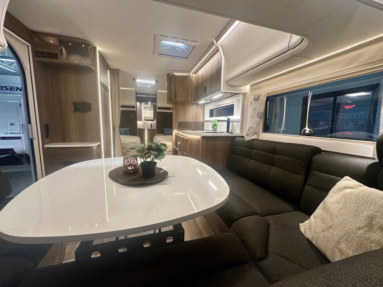 f61bdf6c-a195-42db-b228-90133f821758