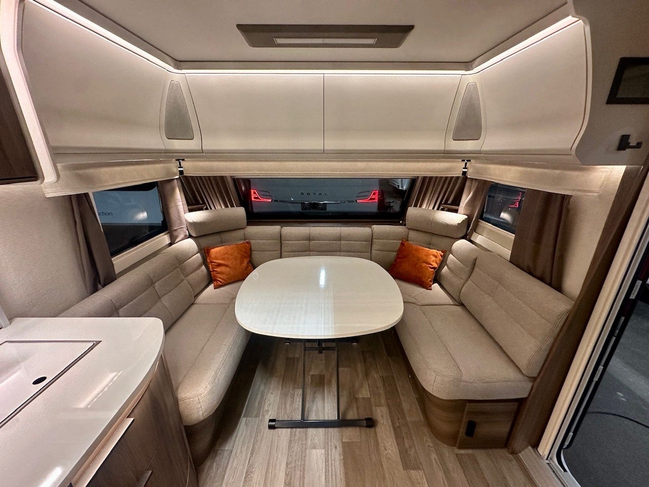 cb8b3c68-0e7a-4902-b6b7-77095ca95f3d