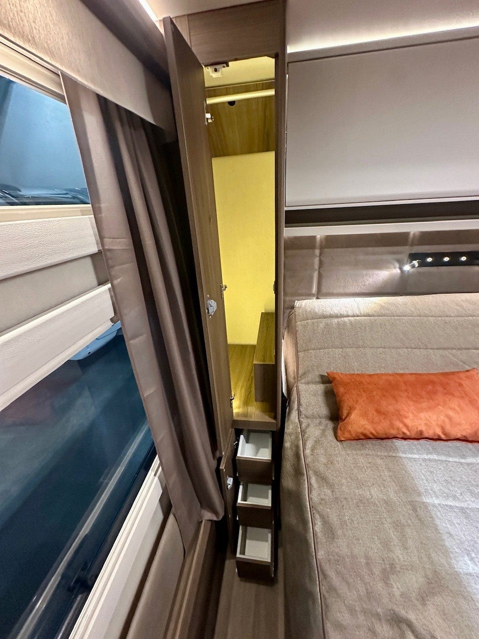 fc3d4f48-a927-42f8-a739-3f29e32a957c