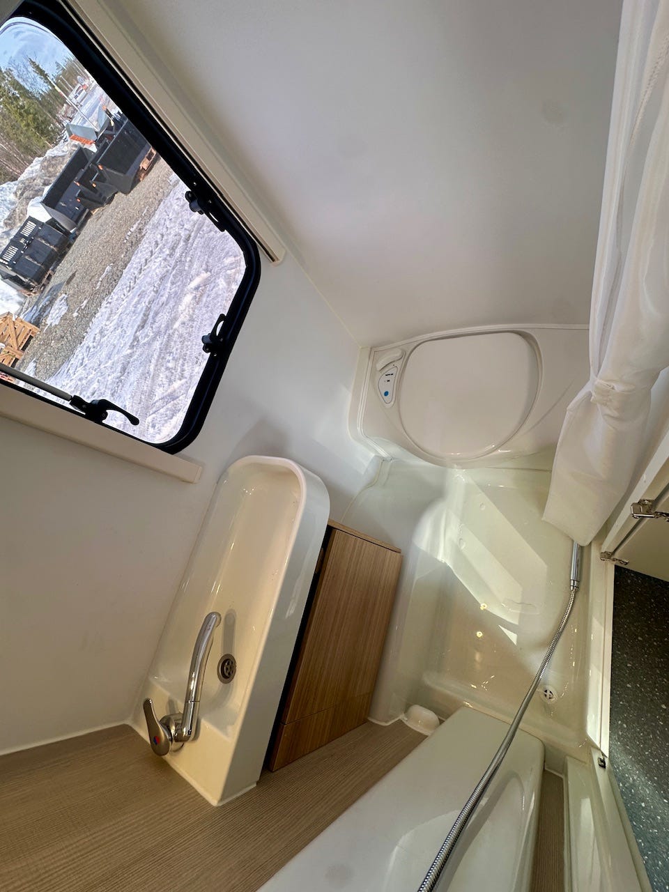 9c2aefa3-5f48-42c1-a771-238b999253a2