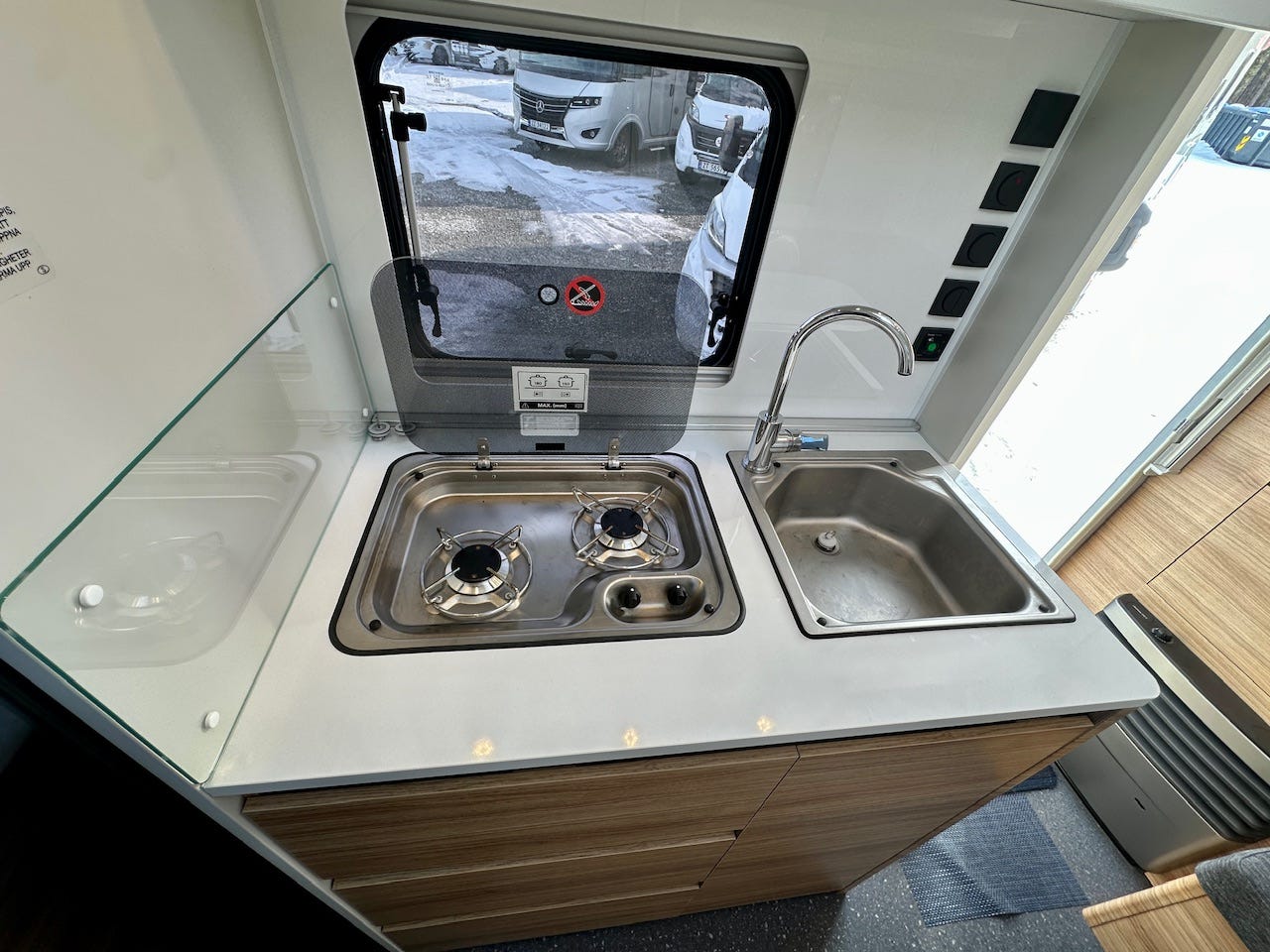 ae26100e-35a3-4242-b091-2f326b6eb91e