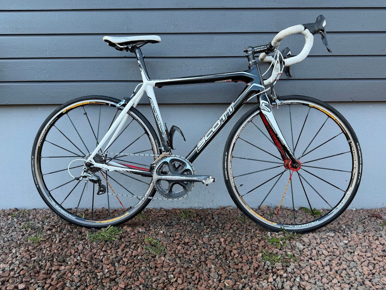 Scott Addict R2 – lett karbonracer med Dura-Ace/Ultegra | FINN-torget