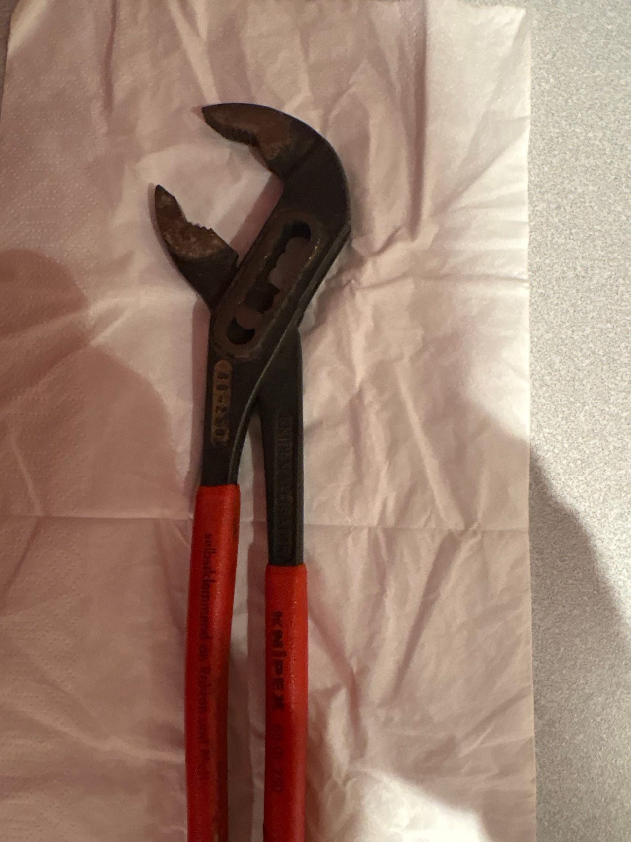 Knipex vannpumpetang med røde håndtak 8801250 | FINN-torget
