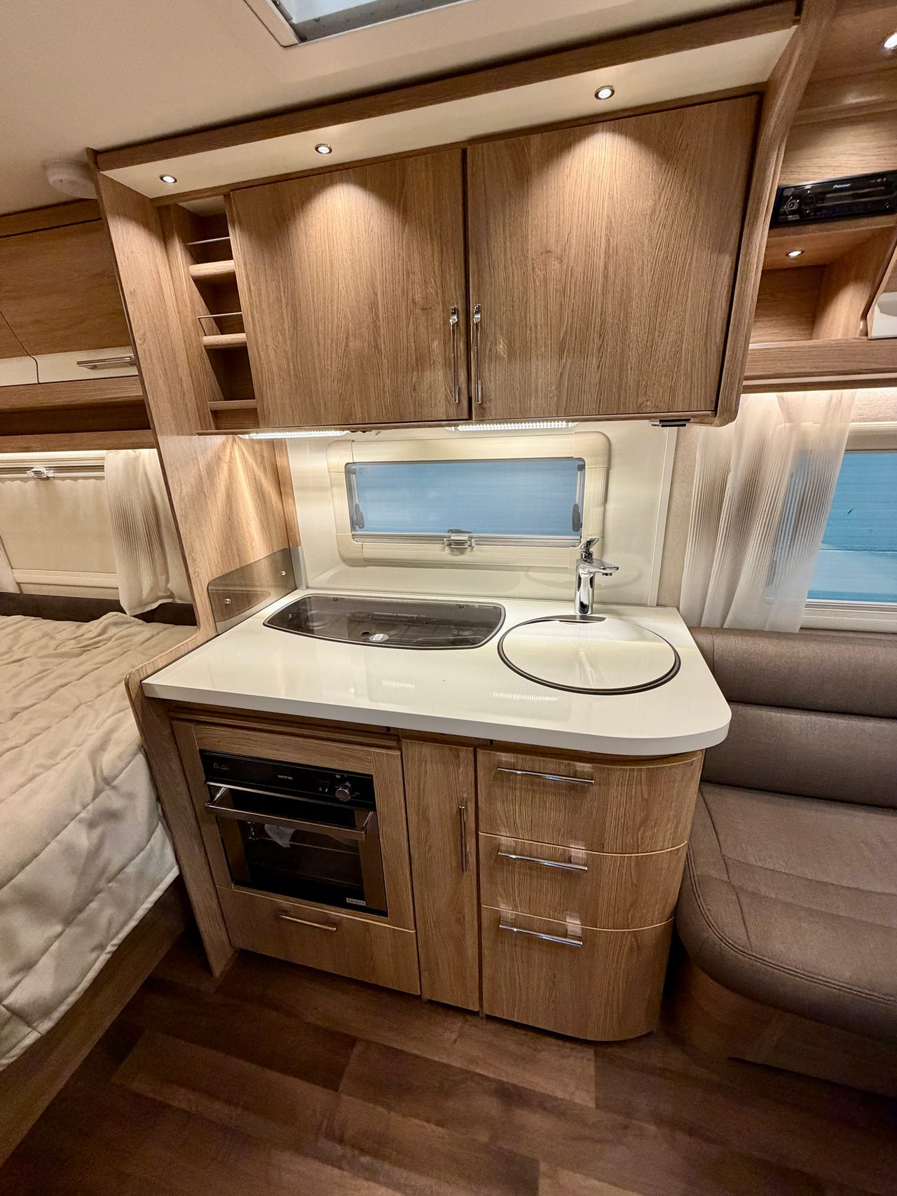 1d27bf11-9a4f-4f05-bd2c-feaaacbeb045