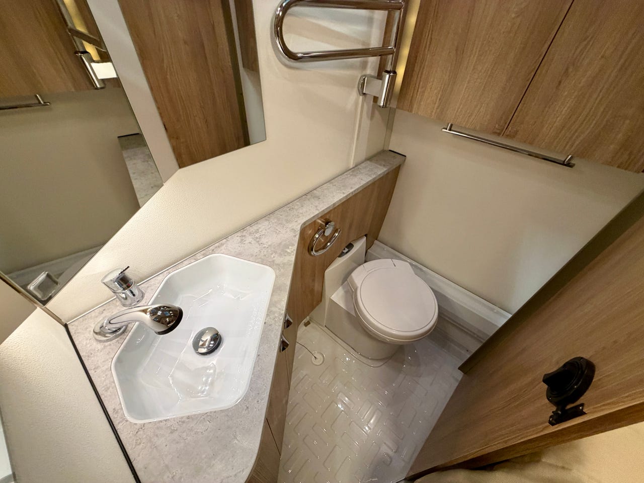 26f7a84c-80f2-4335-a1f0-bd91a385e6dd