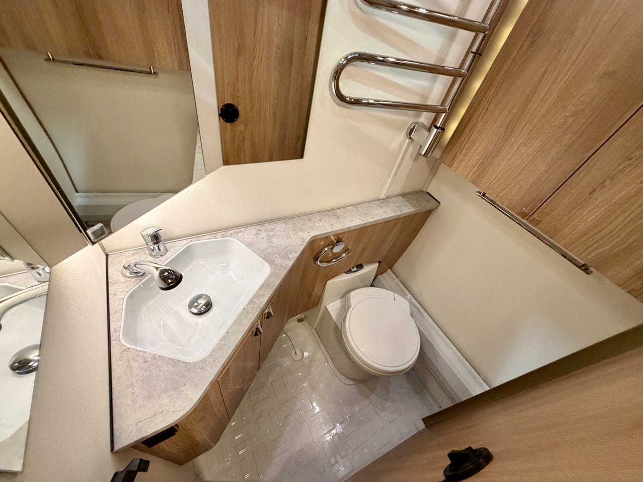 83051392-ee51-4b7b-8922-0cb31bf70853