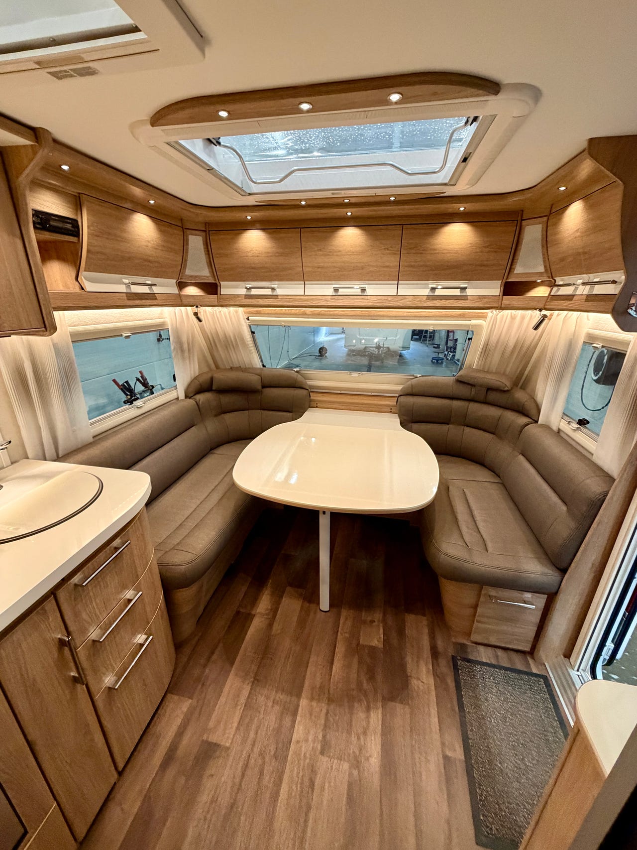 c8e25923-f890-49ea-baa0-c24f237509fa