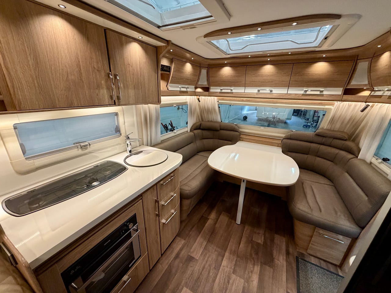 f6b27ae9-3c61-4991-8676-097136e2ac5c