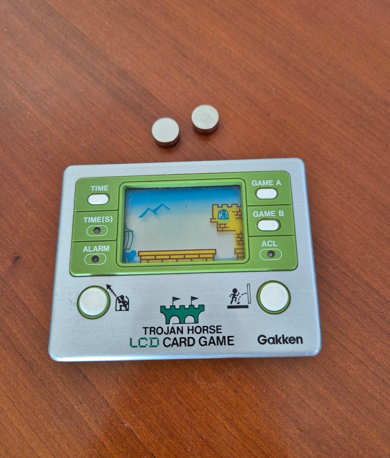 Gakken TROJAN HORSE LCD CARD GAME トロイの木馬 トロイの木馬 TROJAN HORSE LCD CARD GAME Gakken - YouTube