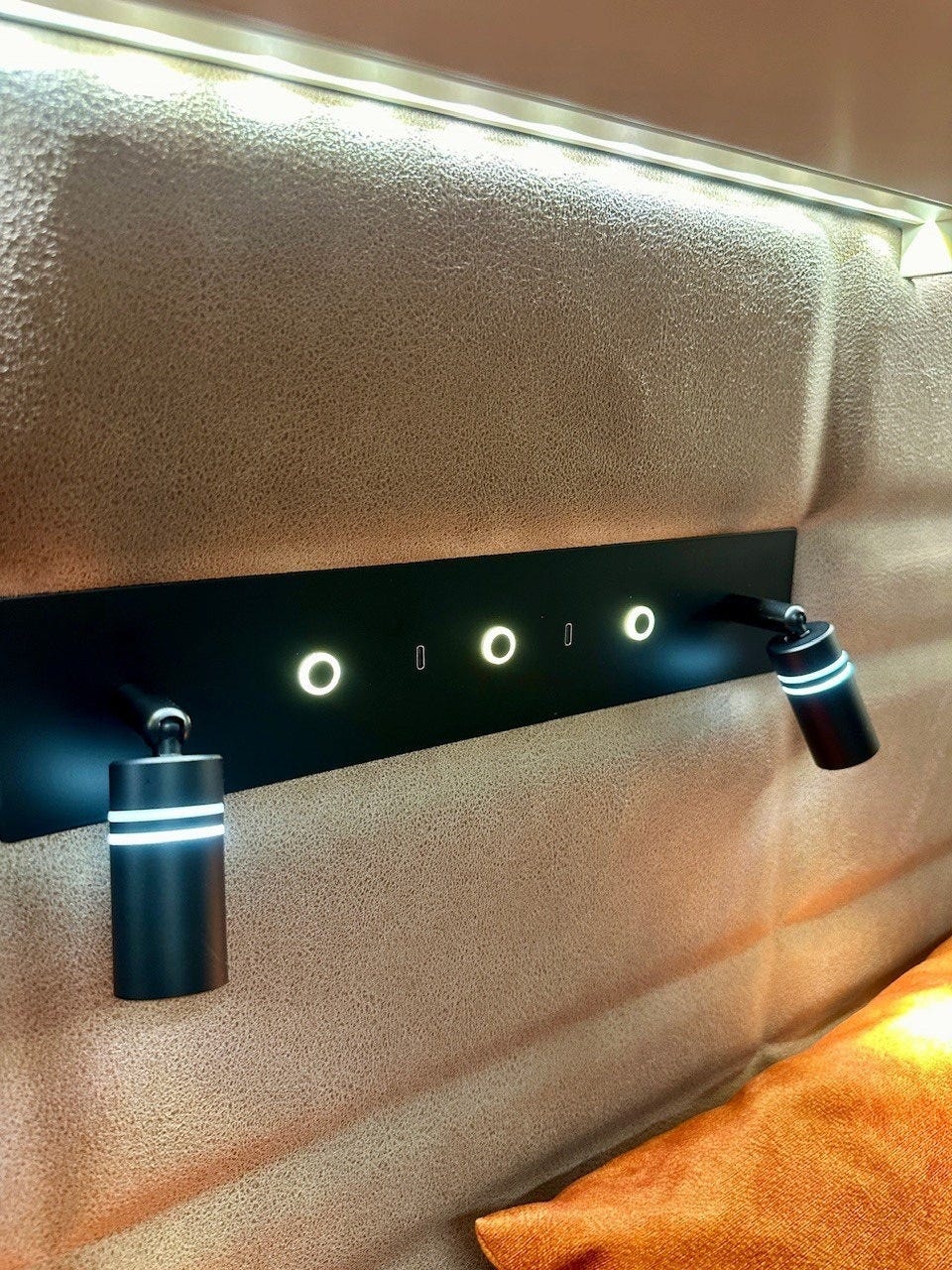 086144a3-966d-4cac-8b62-3b2154e3d371