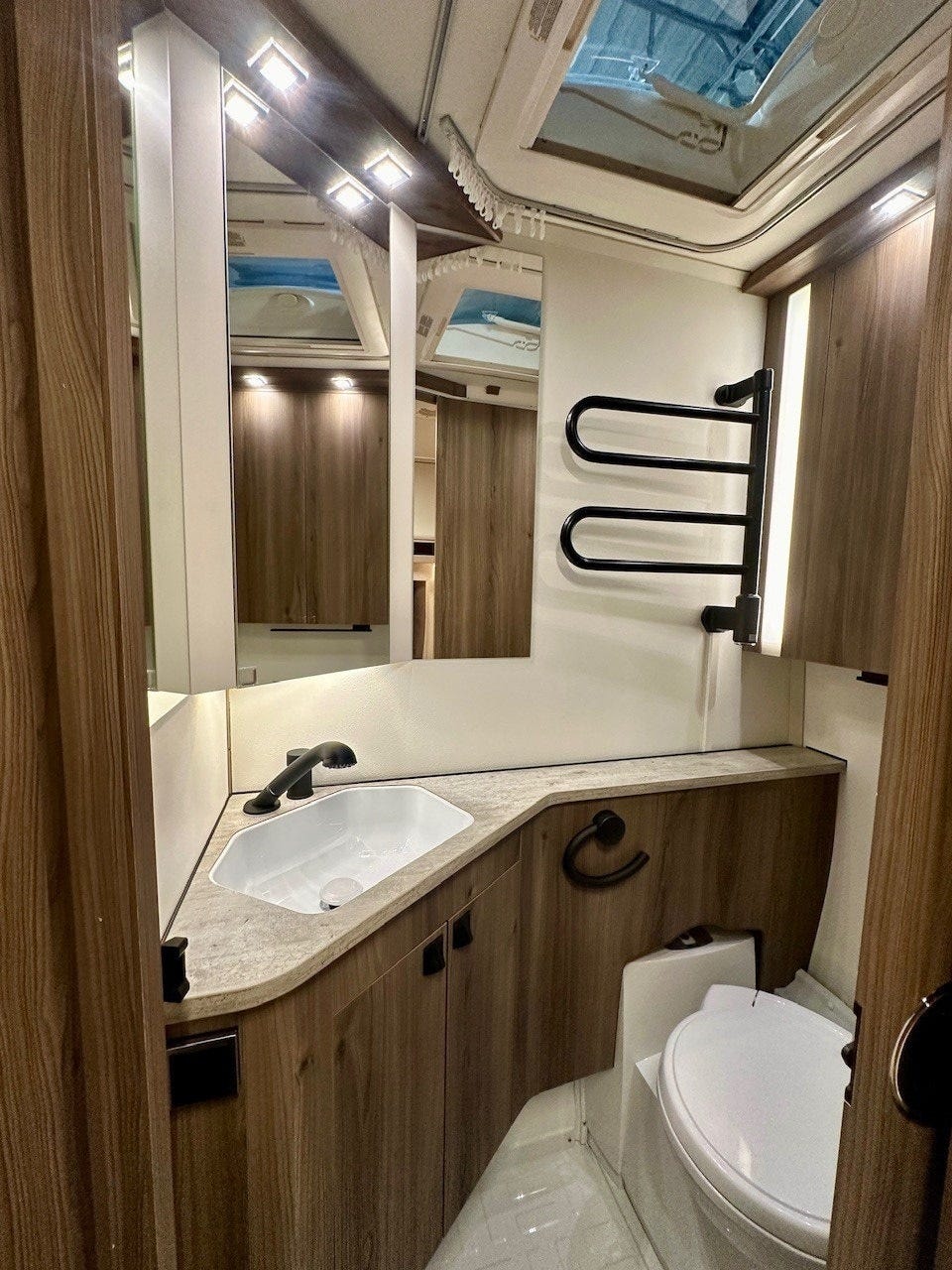 1926f175-0d26-4e77-9a29-e074a205b91b