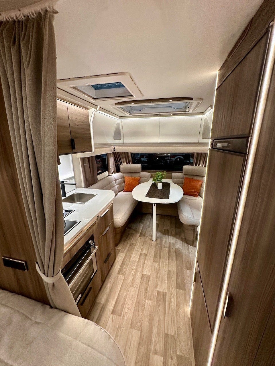 c9e86c35-24ac-4c99-bcd8-b3716ba01927