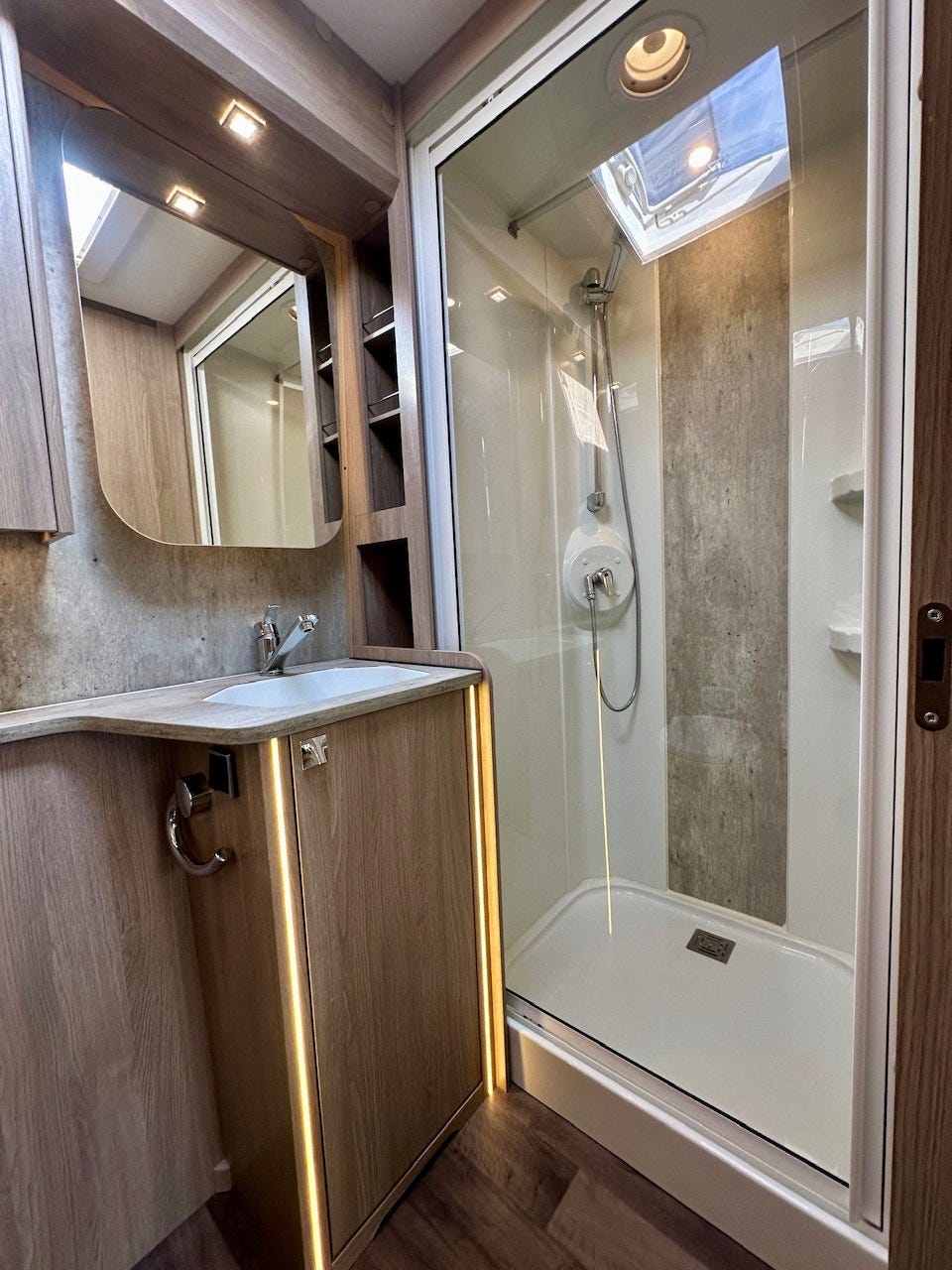 1777ece9-4dd9-4b19-af55-499ec1cf0205