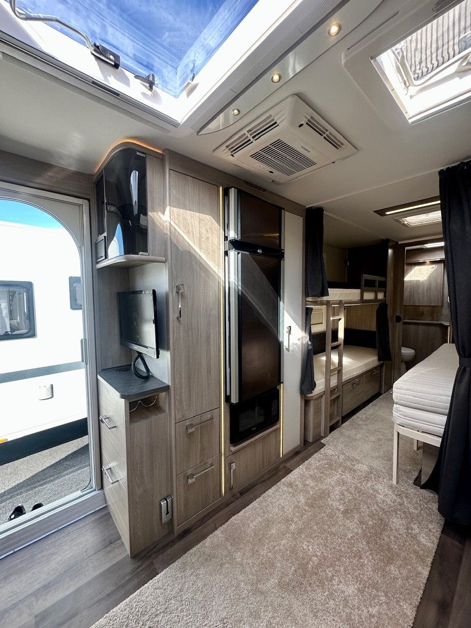 6e1c02ba-4c95-4816-94bd-8b1e7c50ea6b