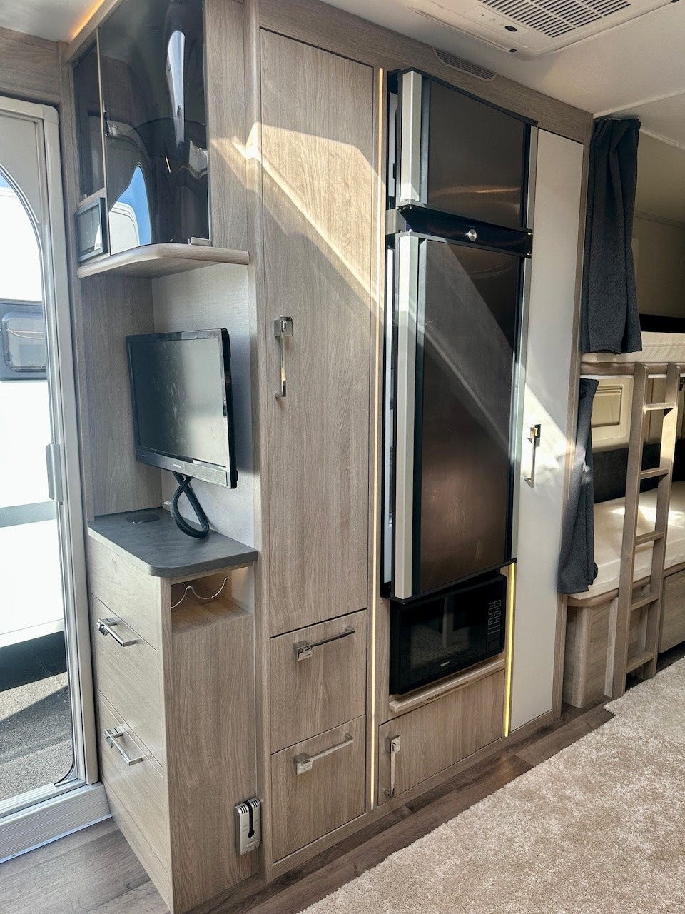 81f2fe45-6442-49b0-b1bb-54b910fbefd7