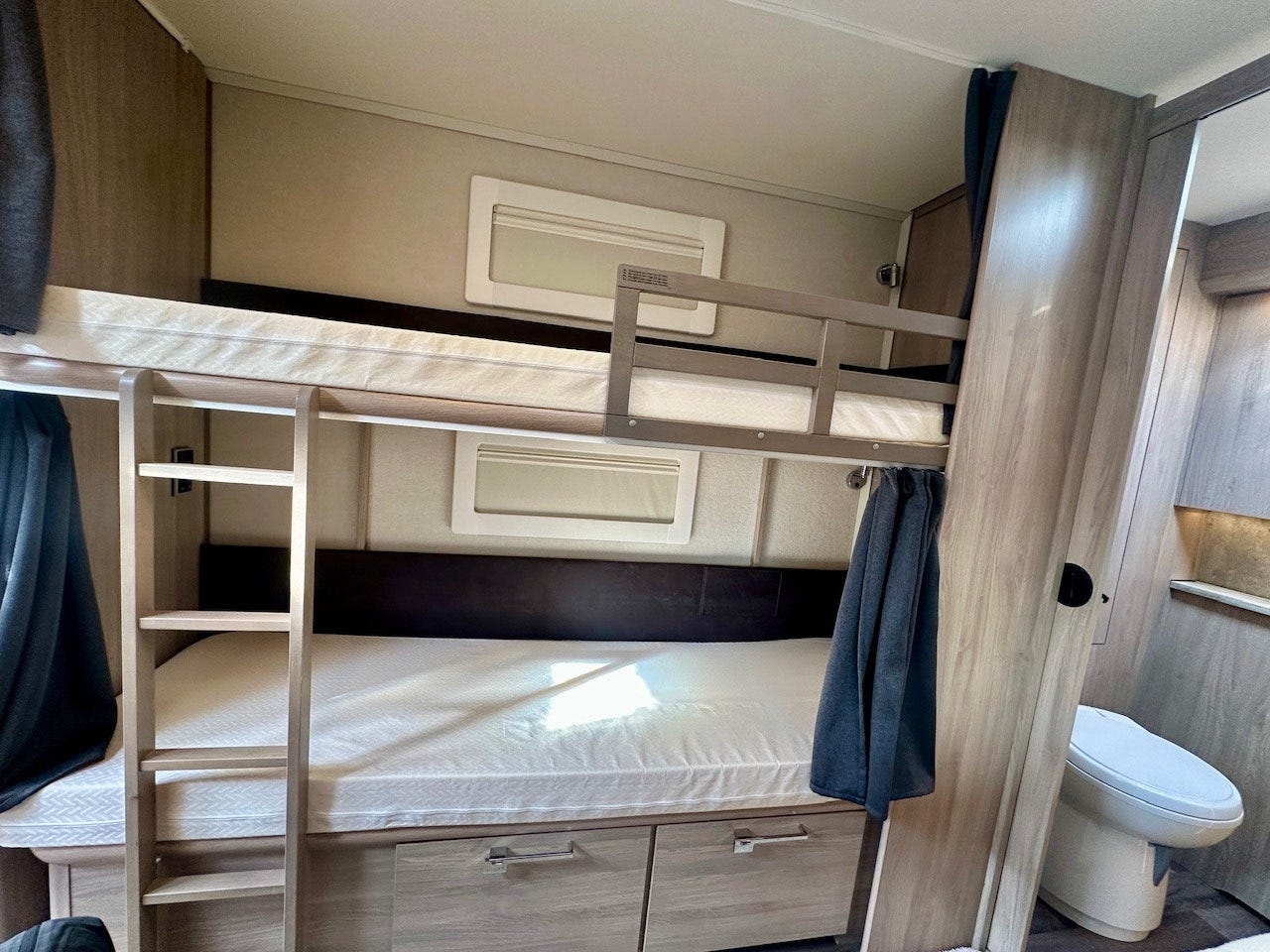 8c0c0d0a-3d60-4c68-b9ab-2ccb09e8b81d