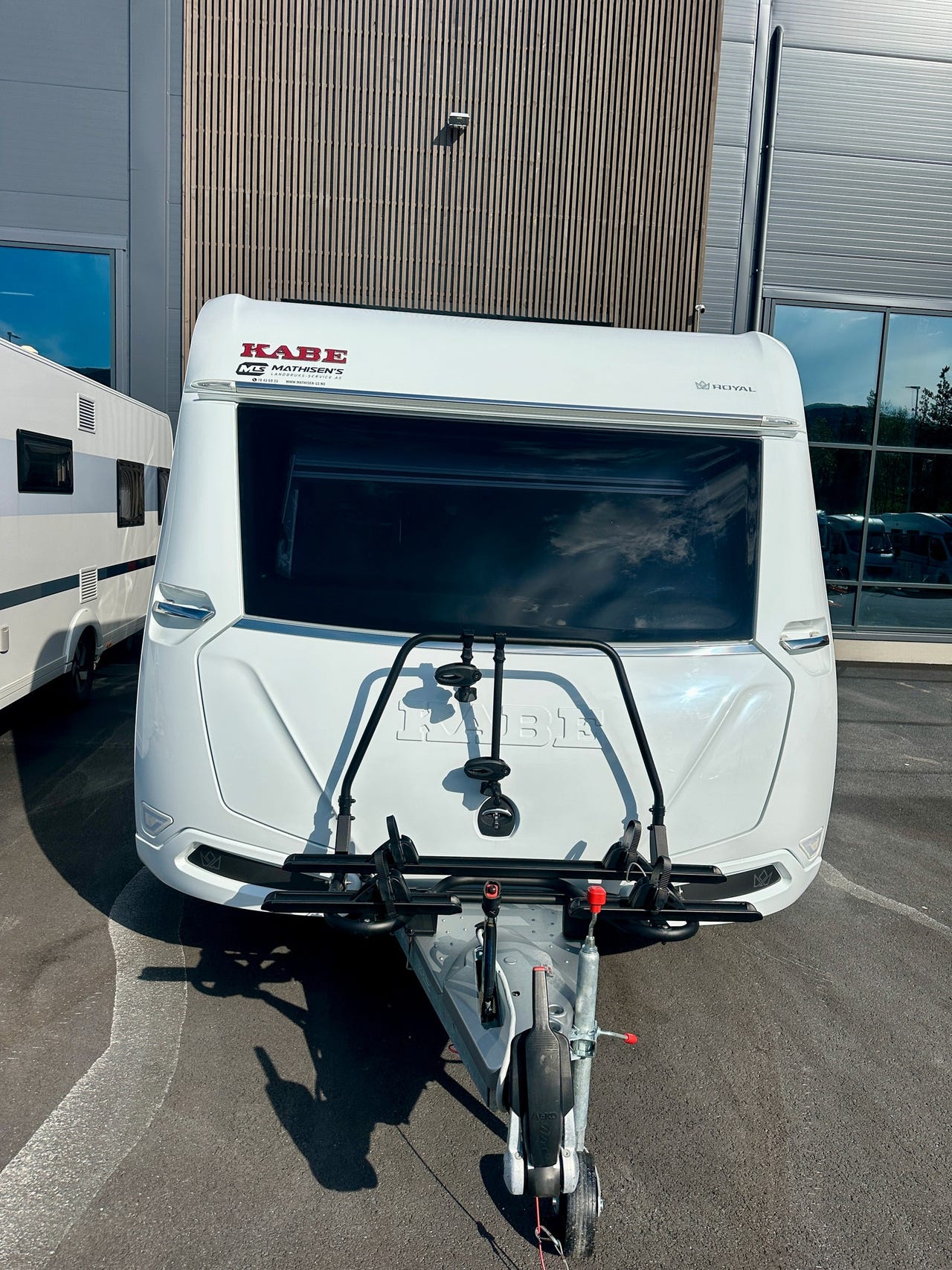 b1821a0a-11c9-4015-9007-8b9ac7671b44