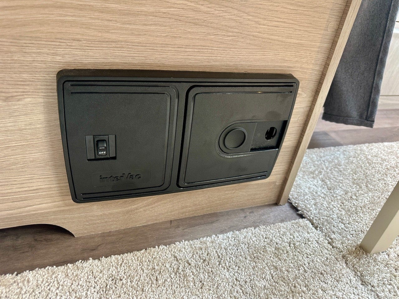 c5e0bf72-e323-46ca-8ff4-91ca98552b13