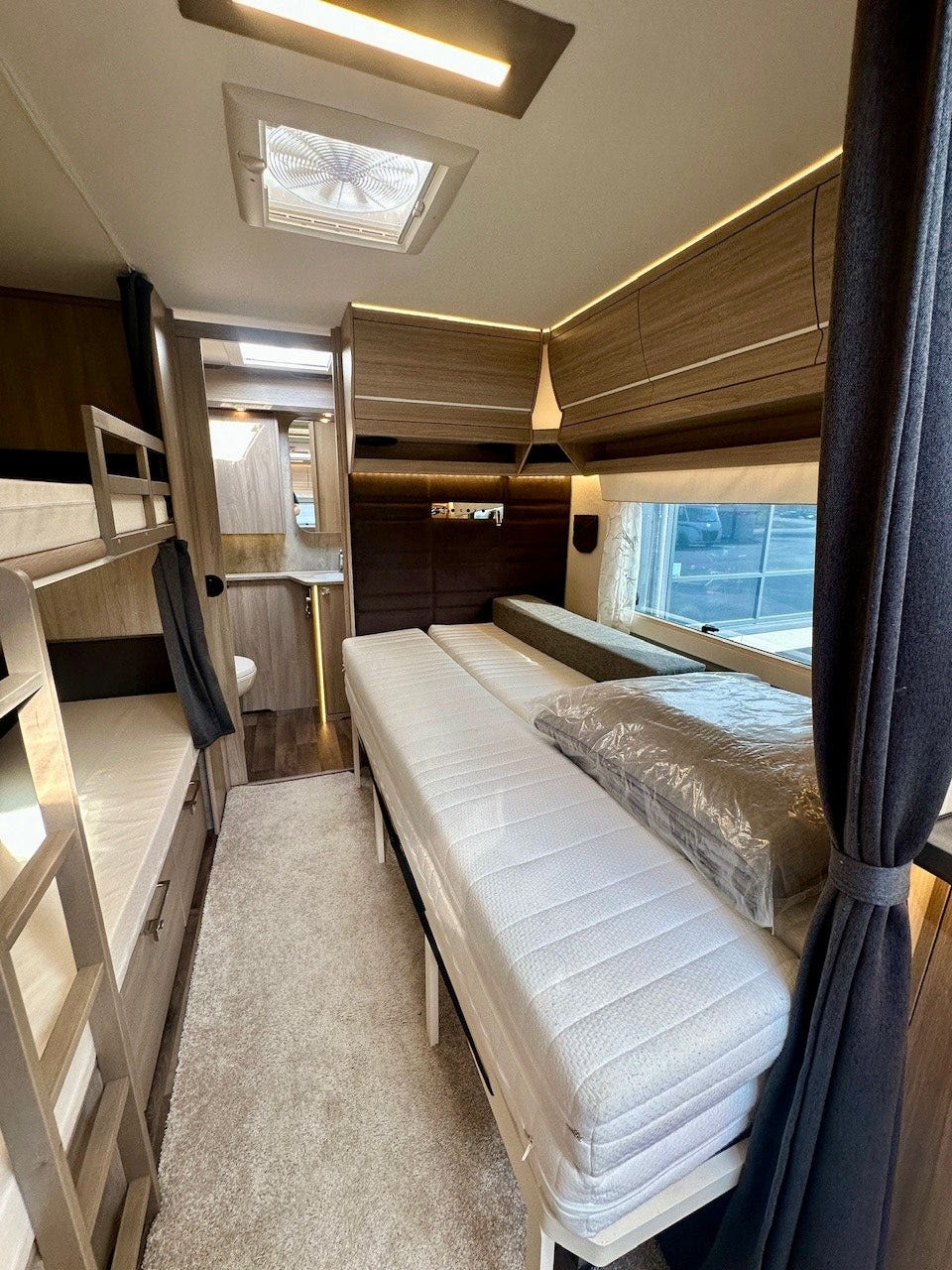 fc9e3042-0360-4967-93f7-78b1bf921897