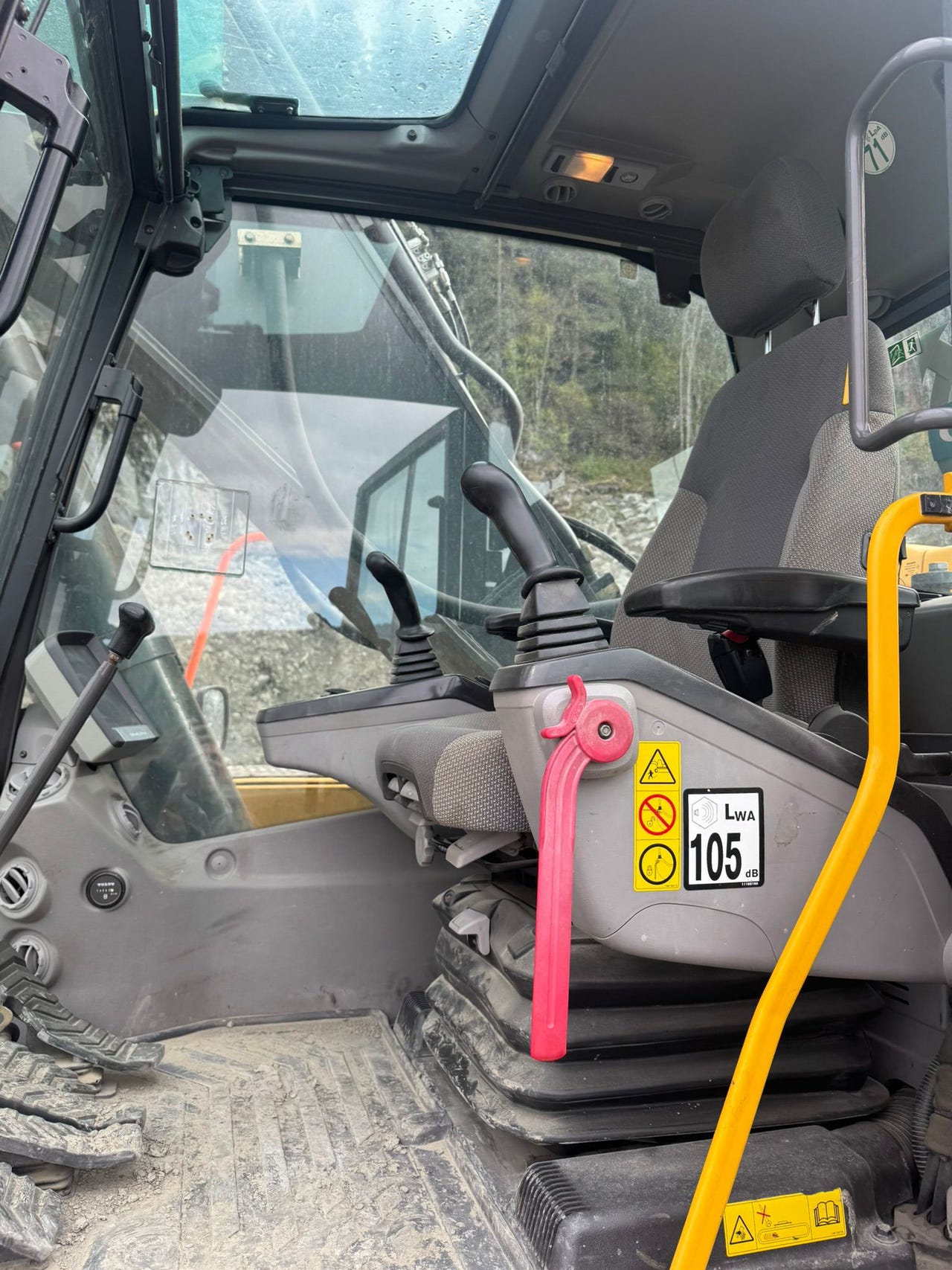 Volvo 380 DL – bilde 19