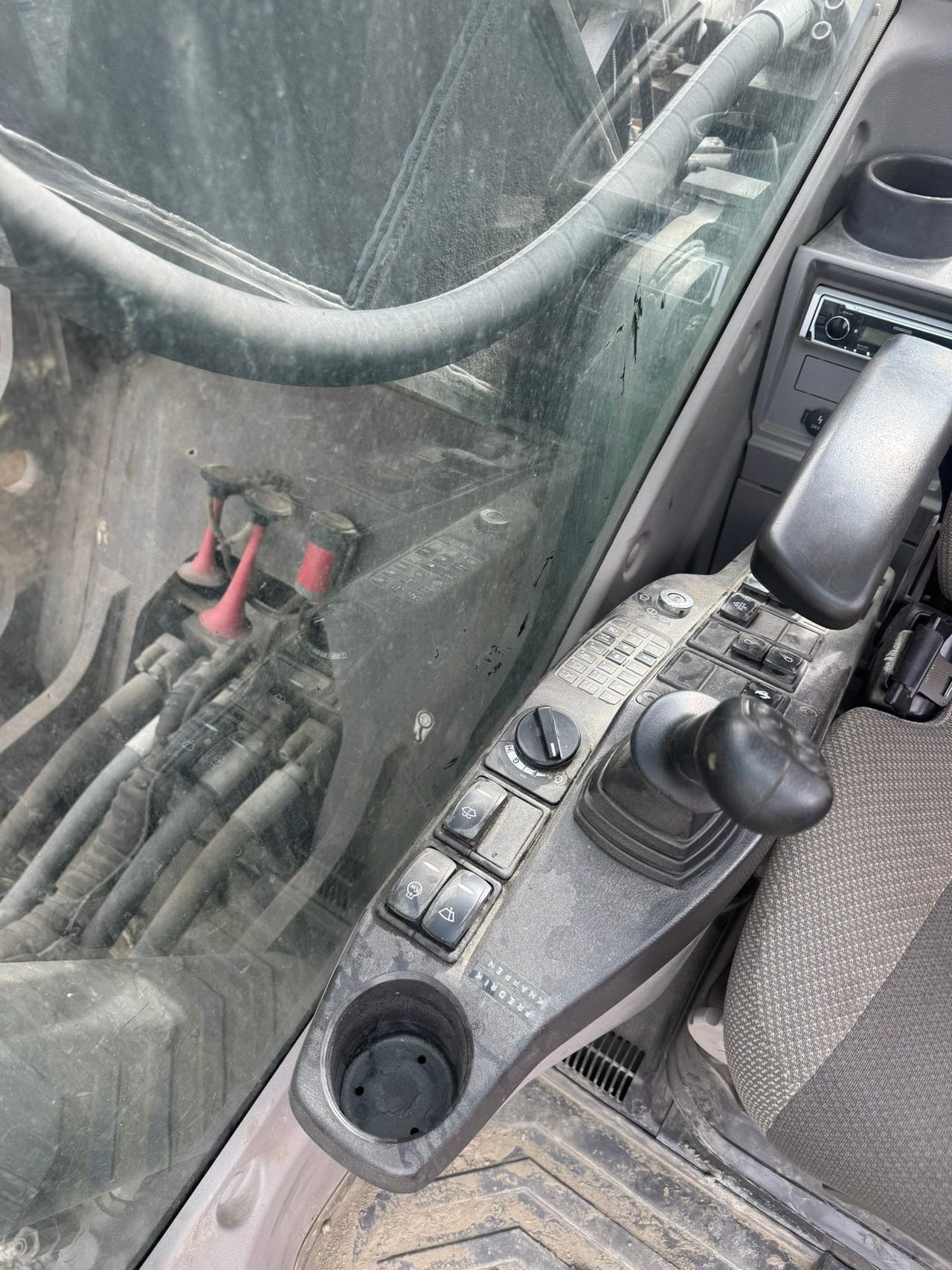 Volvo 380 DL – bilde 17