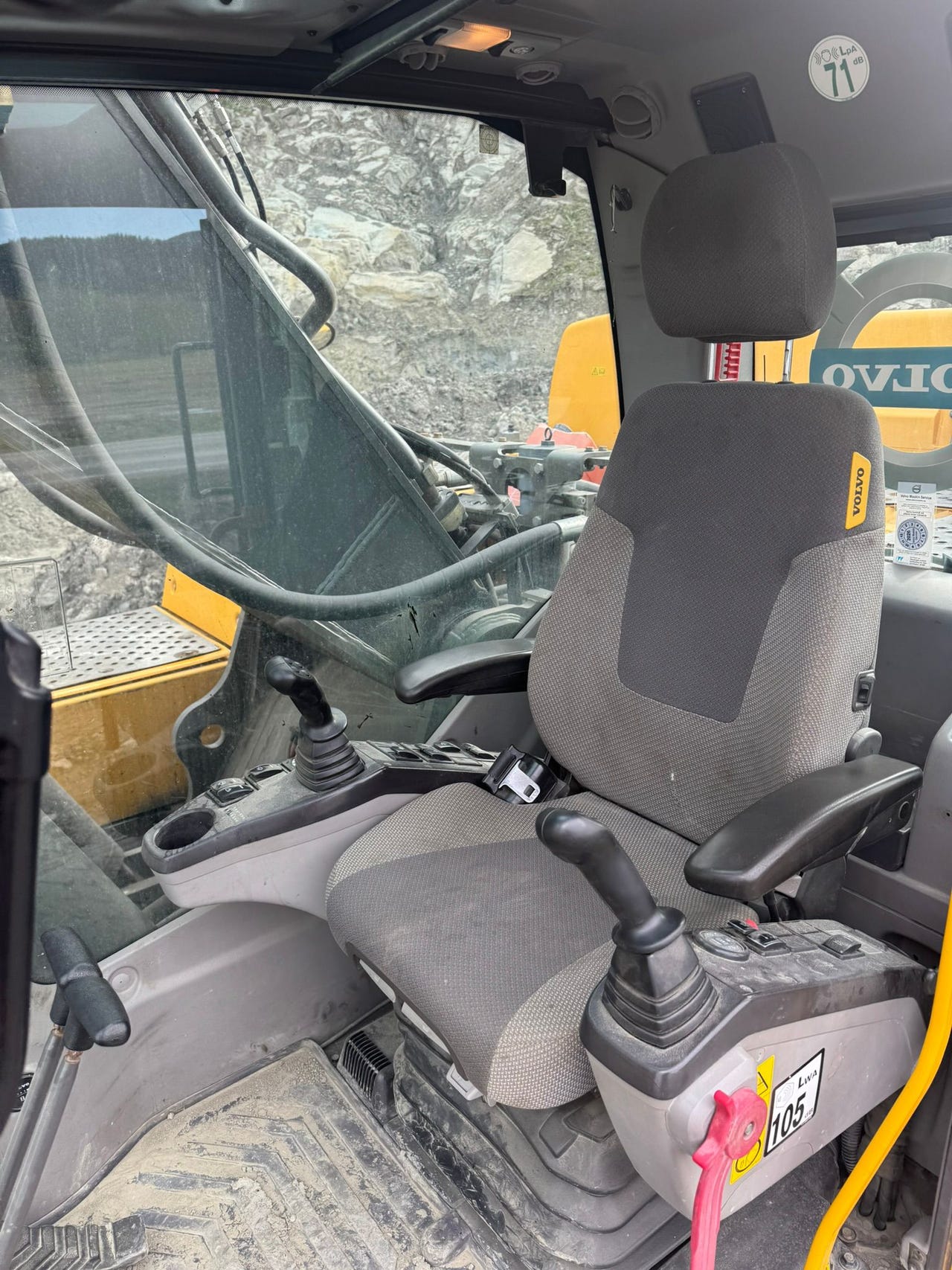 Volvo 380 DL – bilde 18