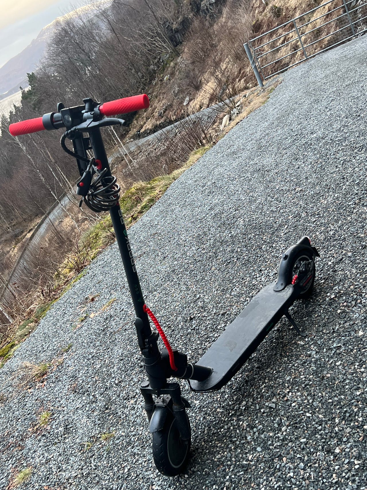 SPARKE RS PRO elektrisk sparkesykkel svart/rød | FINN-torget