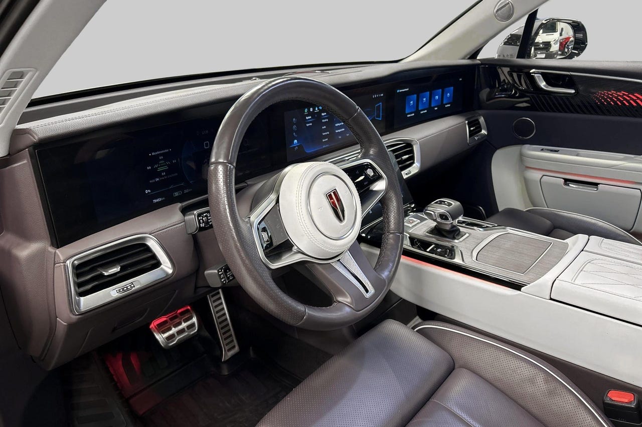 Hongqi E-HS9 13 hos Sommerseth