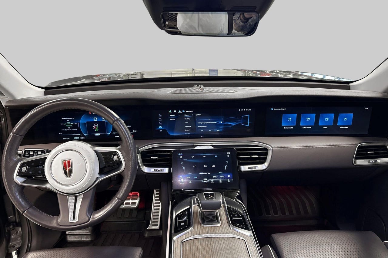Hongqi E-HS9 14 hos Sommerseth