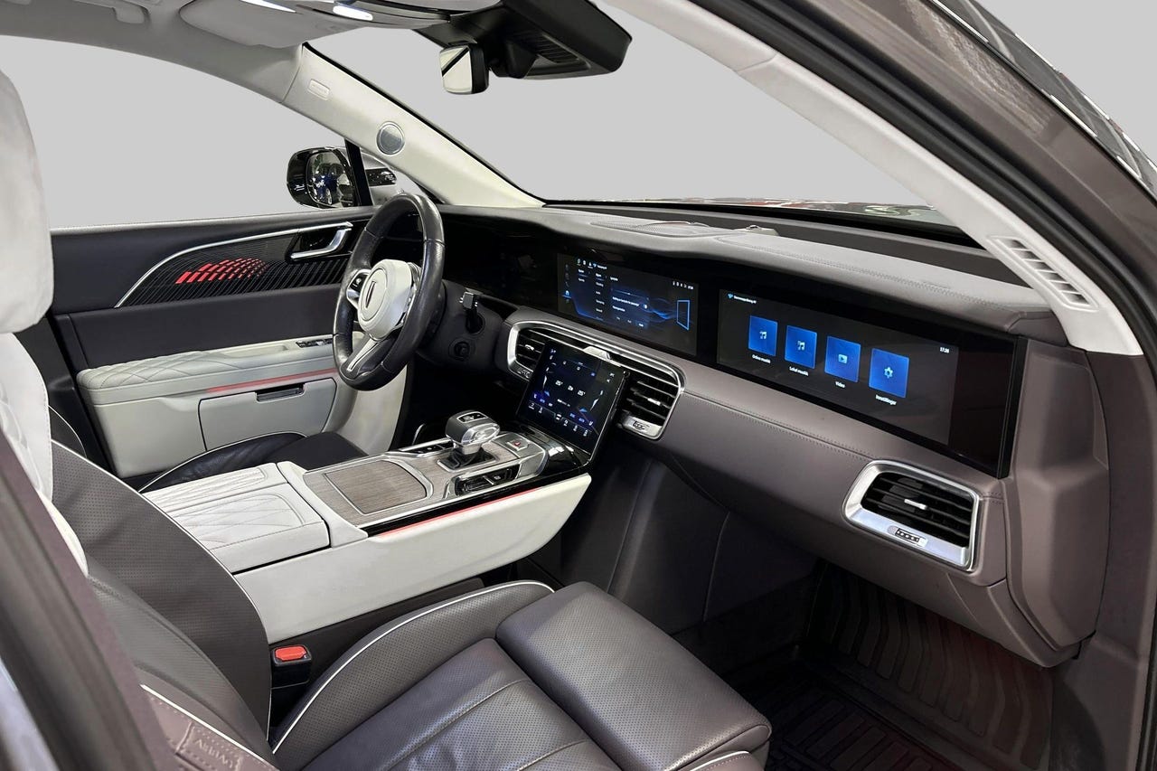 Hongqi E-HS9 26 hos Sommerseth