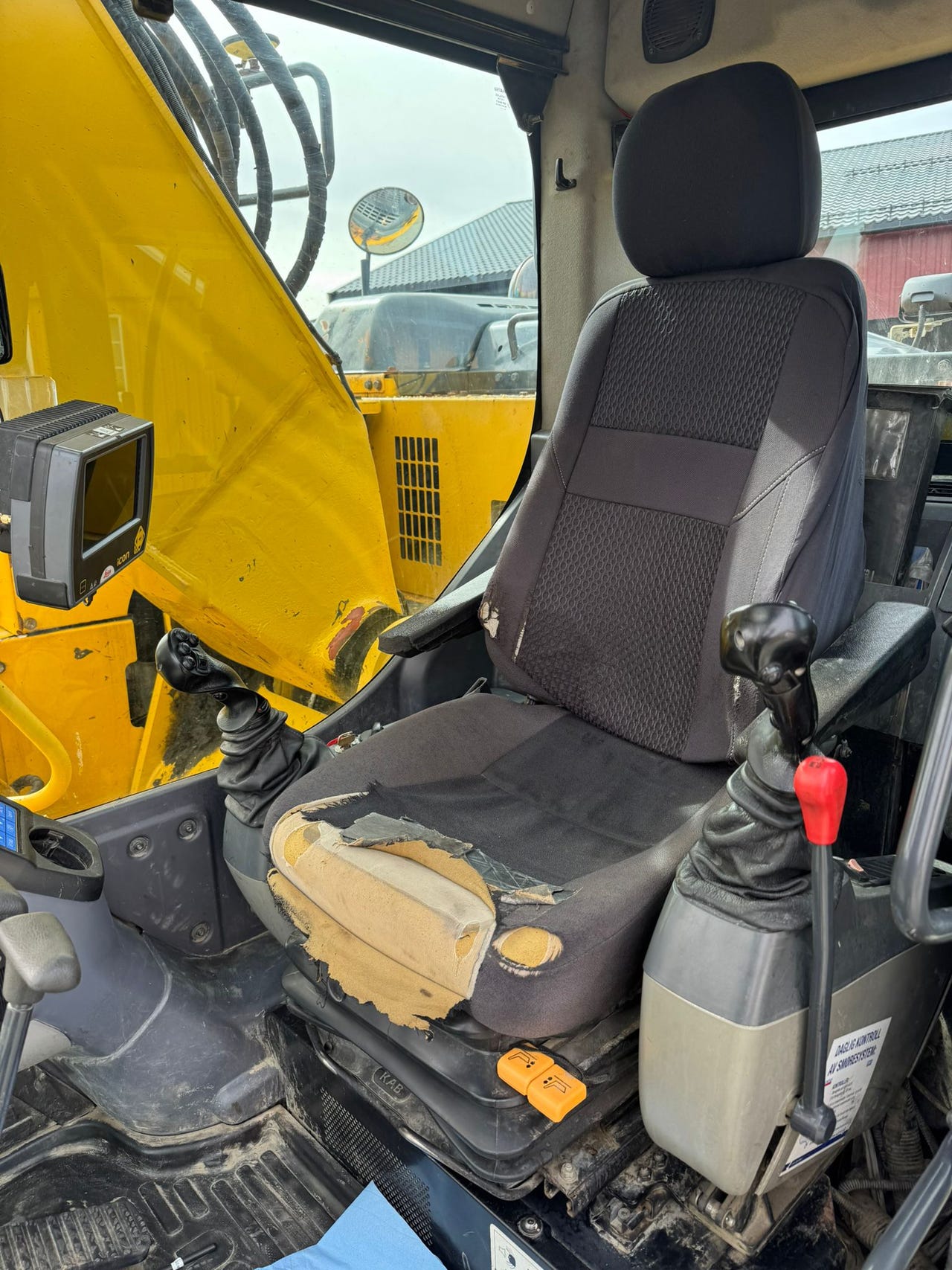 Komatsu PC228USLC-10 – bilde 15