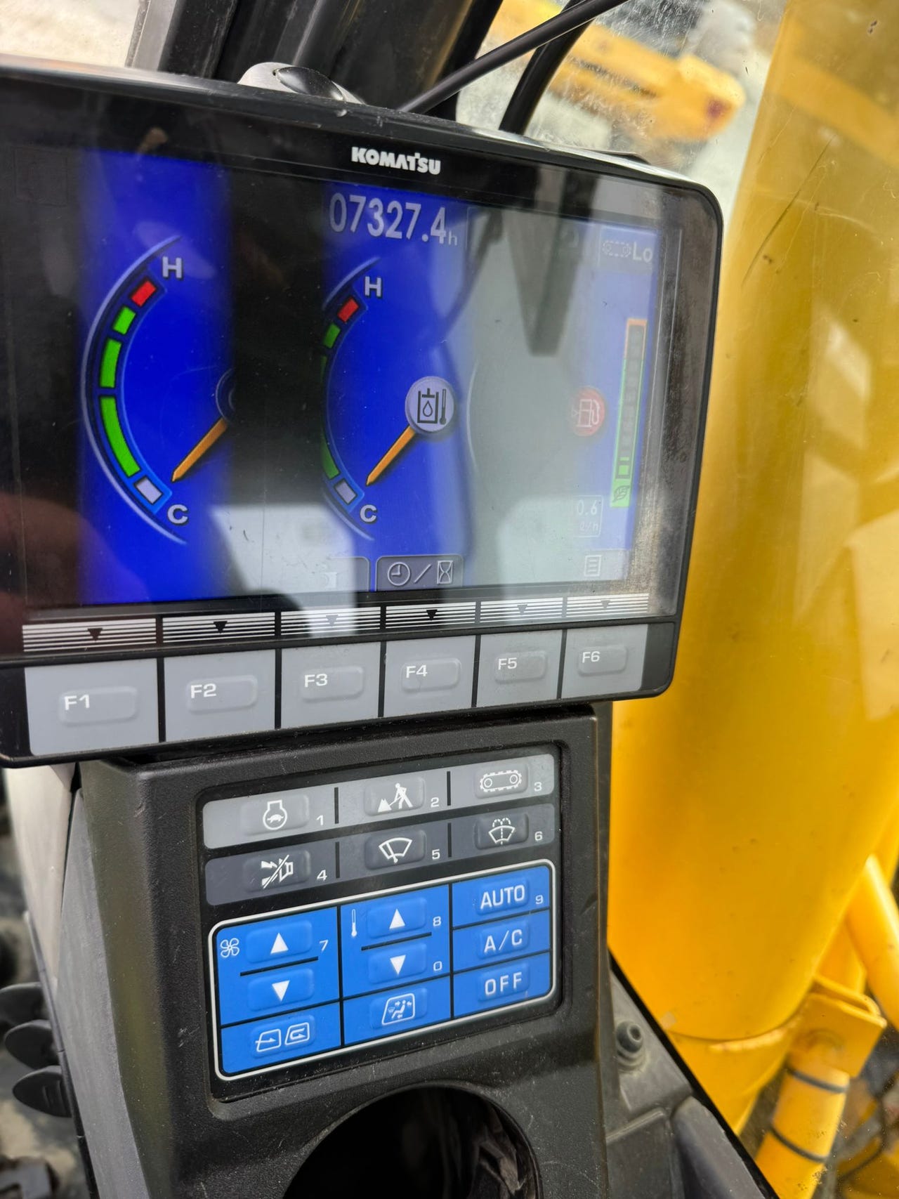 Komatsu PC228USLC-10 – bilde 16