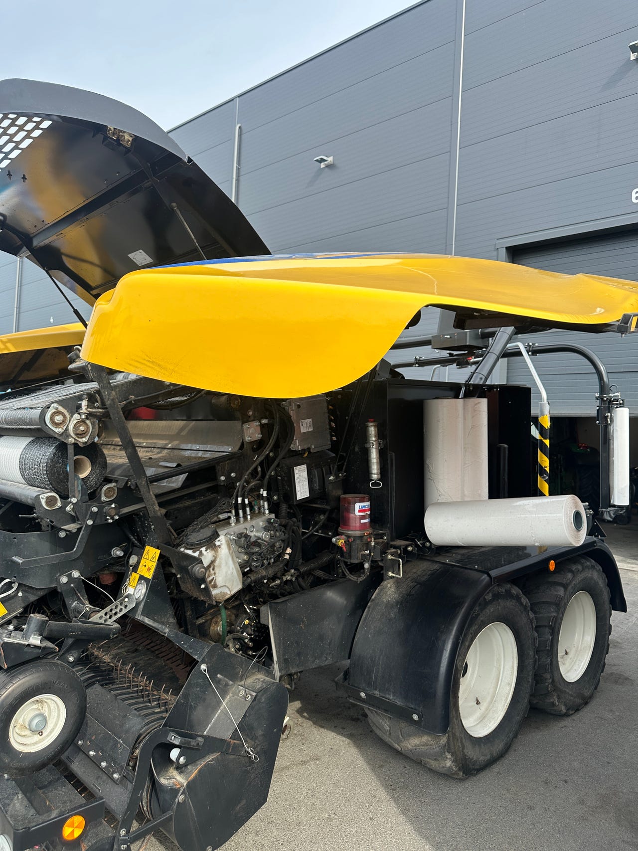 a672aa28-ba52-400b-b914-e5b664b246f7