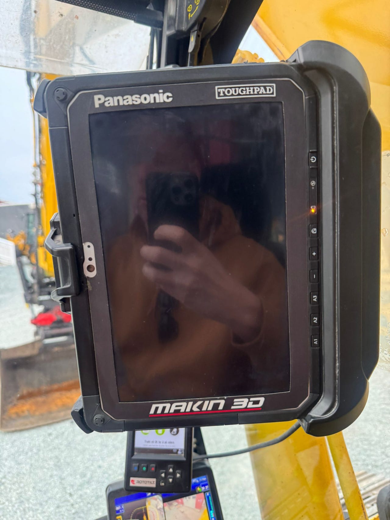 Komatsu PC210LC-11EO – bilde 24