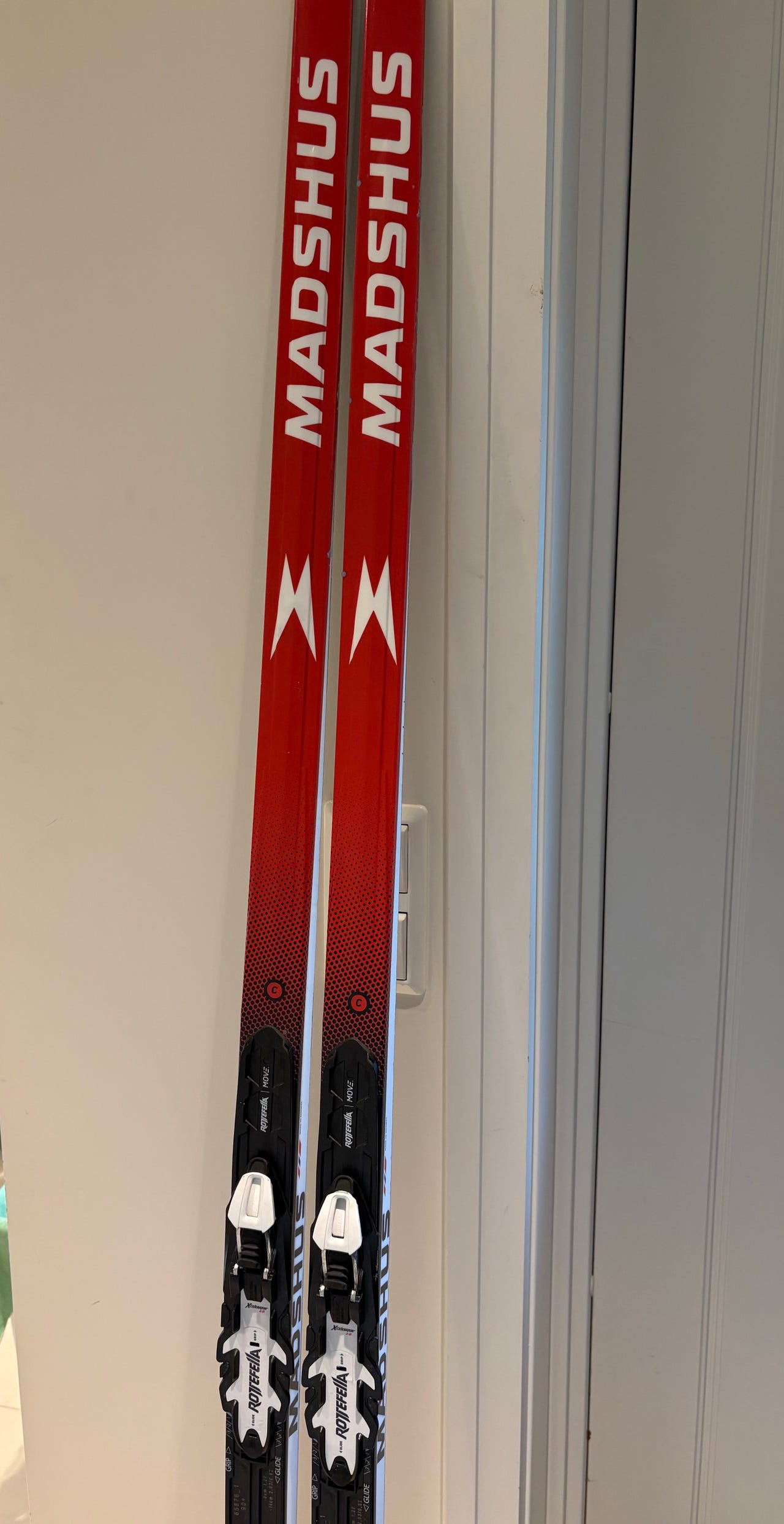 MADSHUS REDLINE クラシカル　スキー 3本セット Madshus Redline 3.0 klassisk/konkurranseski | FINN-torget