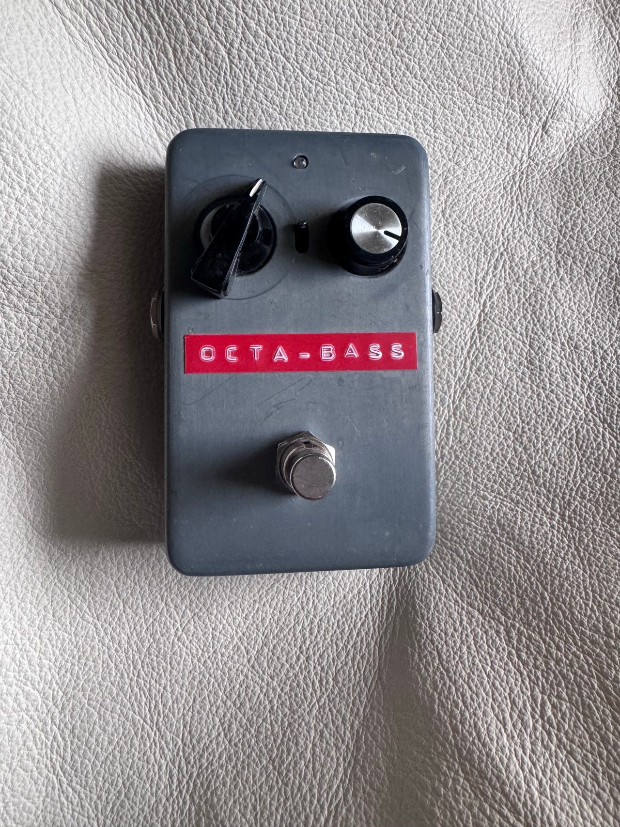 EBS OctaBass Triple Mode Octave Divider - Custom look / Strøken