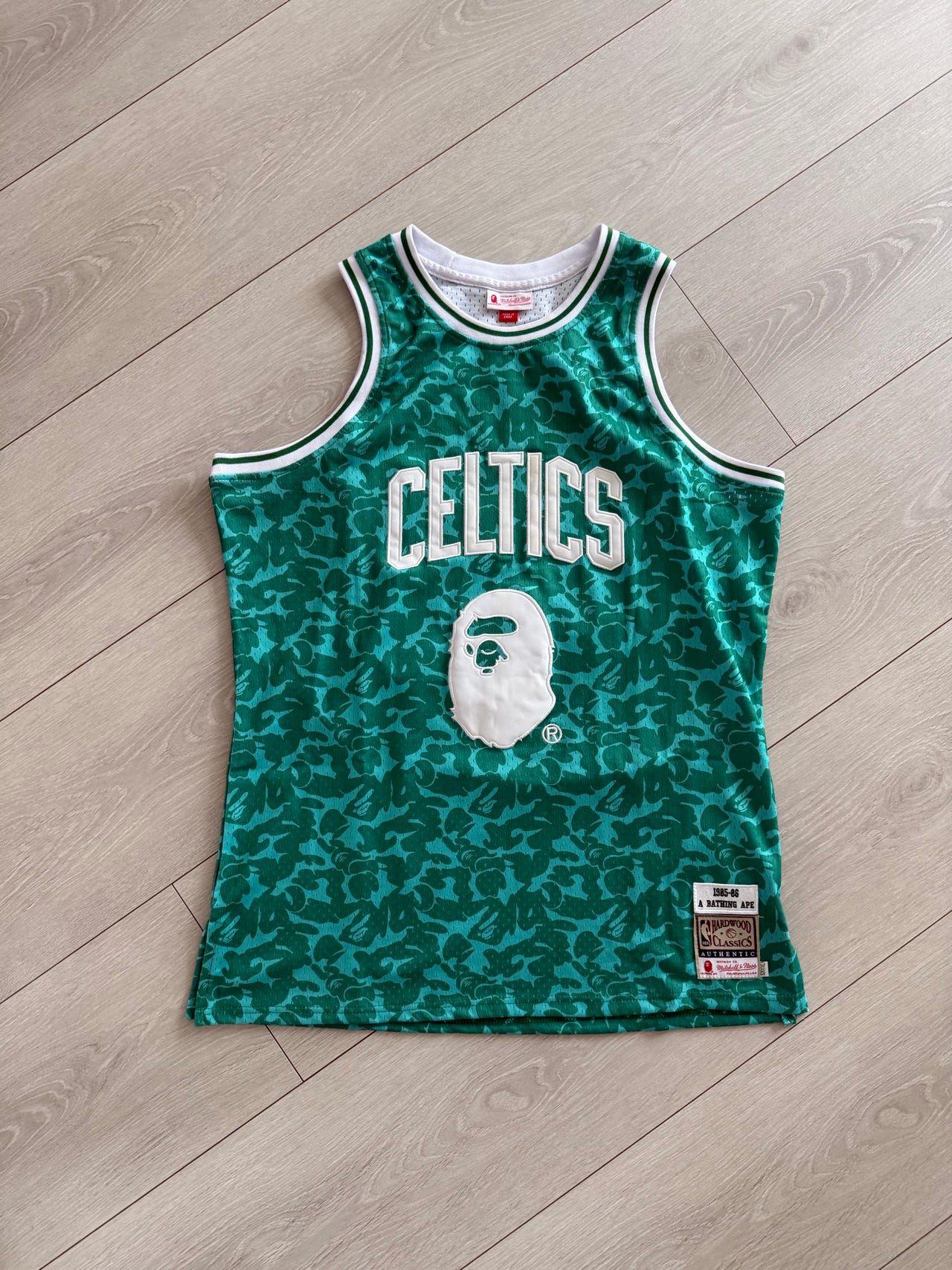 BAPE x Mitchell & Ness Boston Celtics jersey – XXL | FINN-torget