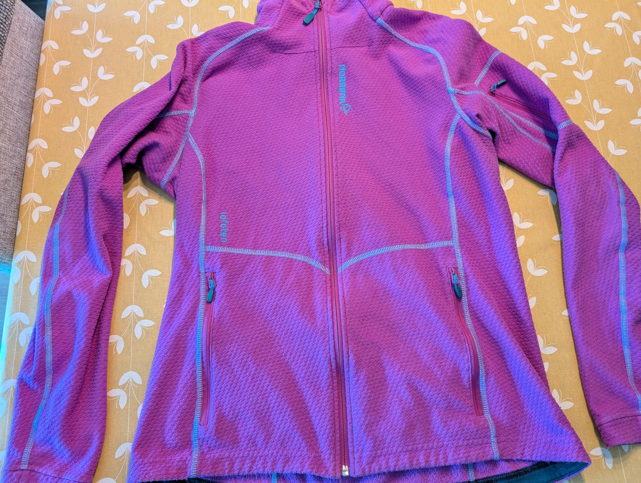 NORRONA lofoten warm1ジャケット　紫 Norrøna Lofoten Warm1 Jacket str L | FINN-torget