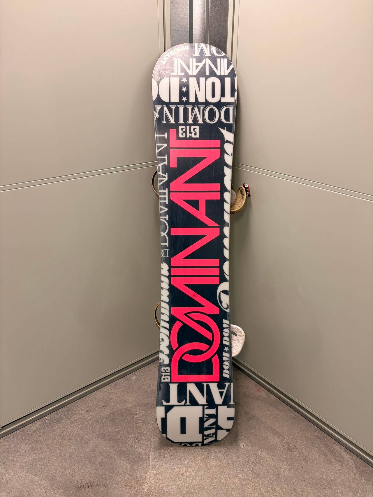 Snowboard Burton DOMINANT SLICK 154, Handmade in Canada | FINN-torget