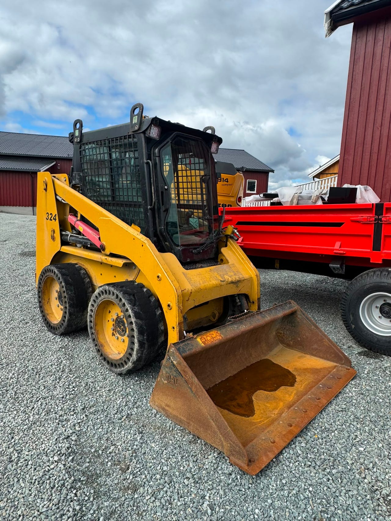 Cat 216 B3 – Hell – Annet til salgs