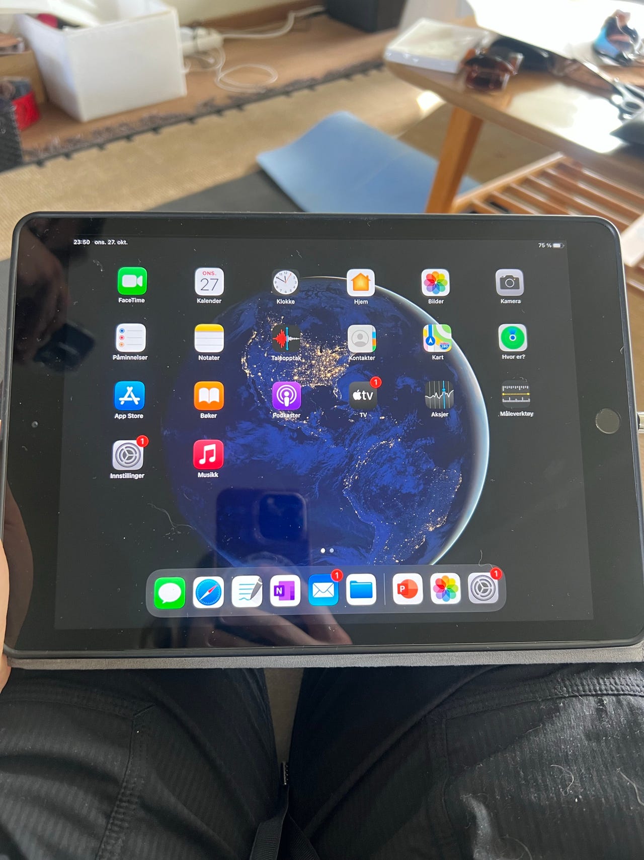 iPad 7. gen 32 GB + Apple Pencil 1 + cover – original eske | FINN
