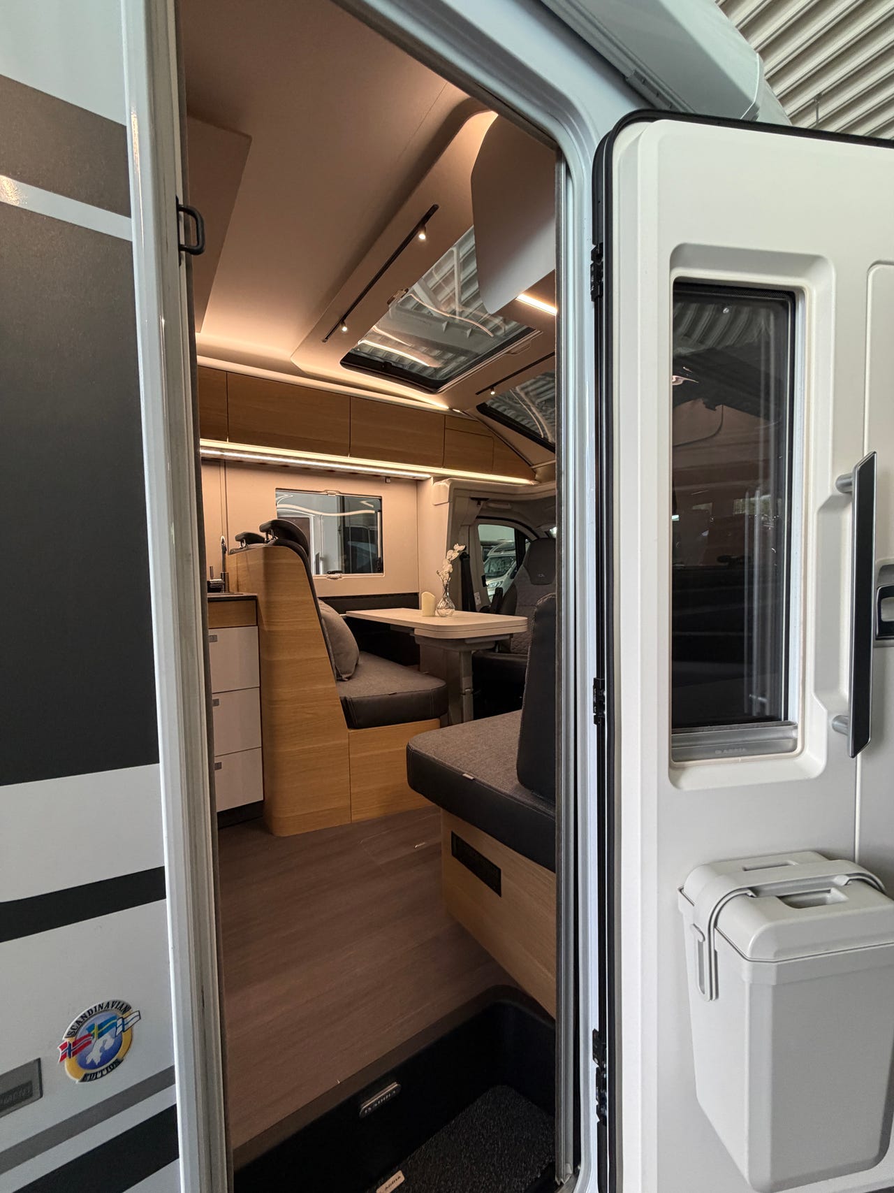 0fd14242-406d-432f-8ede-a6efed17630c