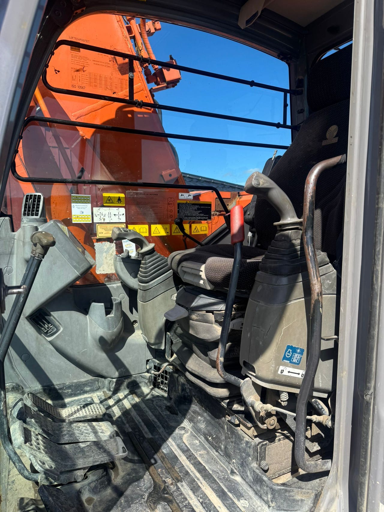 Hitachi ZX135US – bilde 16